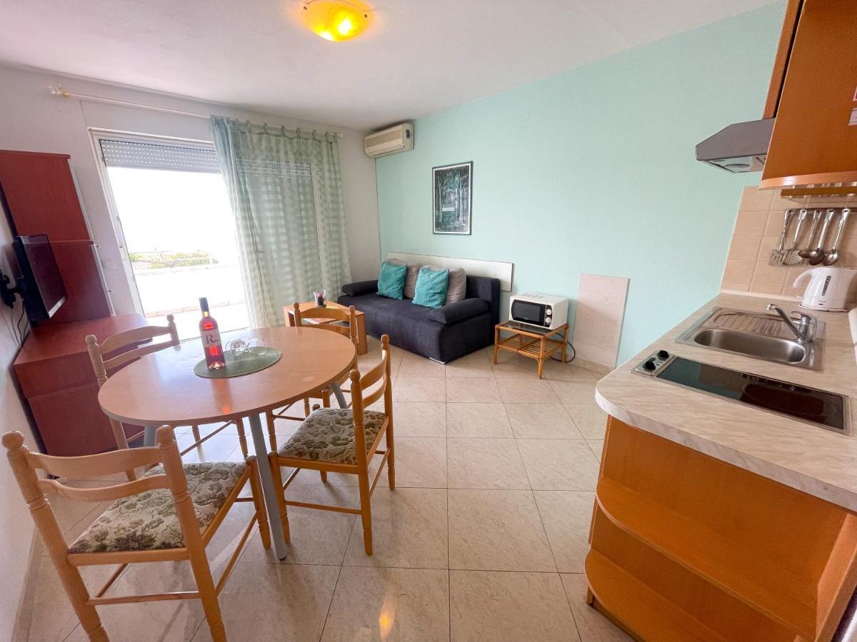 Apartmani Toni Dramalj Esterno foto